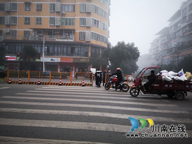 合江少岷路：早高峰秩序井然，綠色出行成美麗風(fēng)景(圖4)