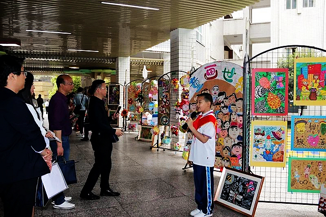 渝西川南“五育融合”視域下高品質(zhì)學(xué)校建設(shè)領(lǐng)航培訓(xùn)現(xiàn)場(chǎng)教學(xué)在敘永縣開展